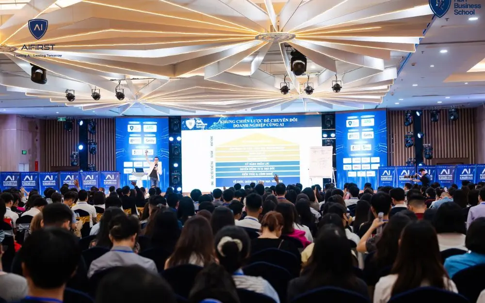  Mr. Tony Dzung chia sẻ khung chiến lược chuyển đổi doanh nghiệp cùng AI
